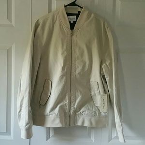 Lightweight short jacket